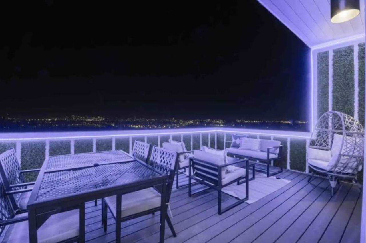 Luxury Four-Story Home, Rooftop Deck With Views, Pingpong! Sleeps 12! Nashville Bagian luar foto