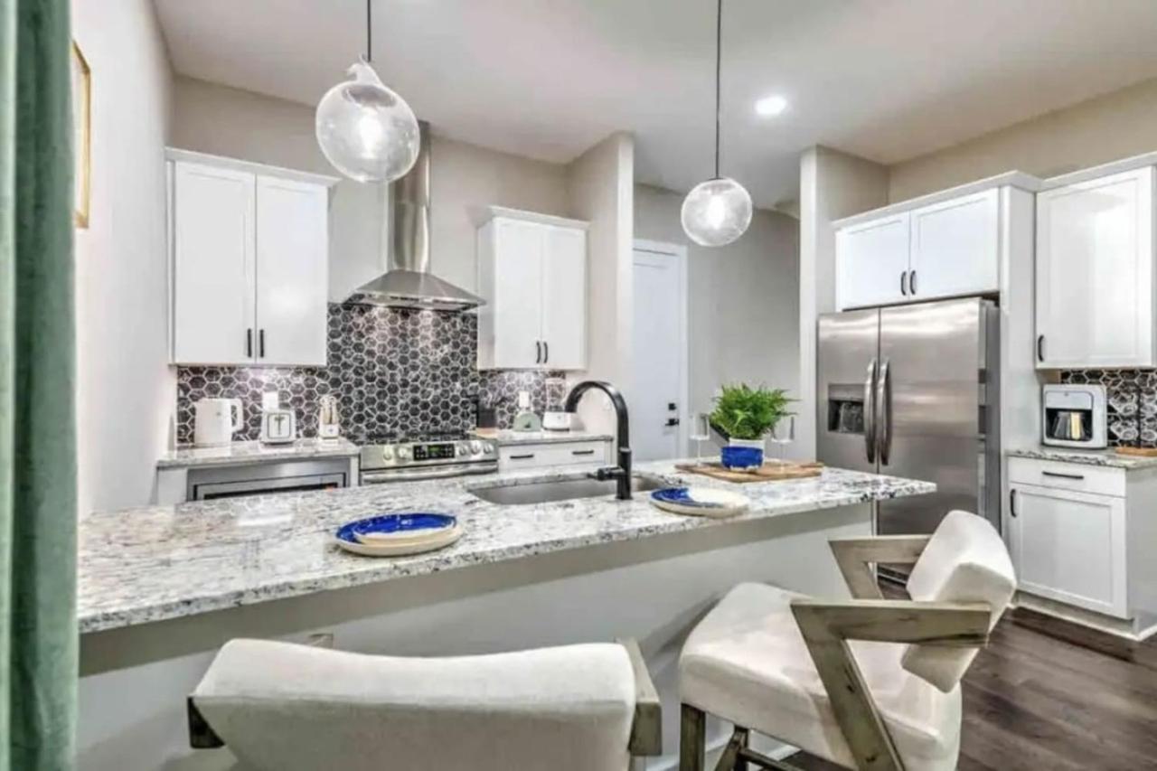 Luxury Four-Story Home, Rooftop Deck With Views, Pingpong! Sleeps 12! Nashville Bagian luar foto